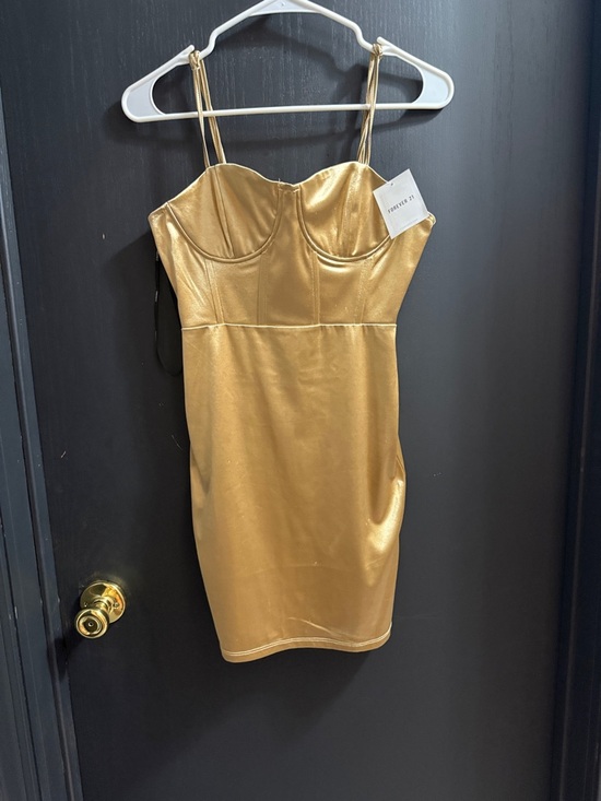 Forever 21 Dresses & Skirts - Forever 21 Metallic Gold Spaghetti Strap Bodycon Dress